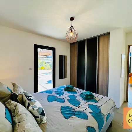 Logis Des Roches: Three With Exceptional Views Apartment