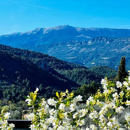 Logis Des Roches: Three With Exceptional Views Apartment